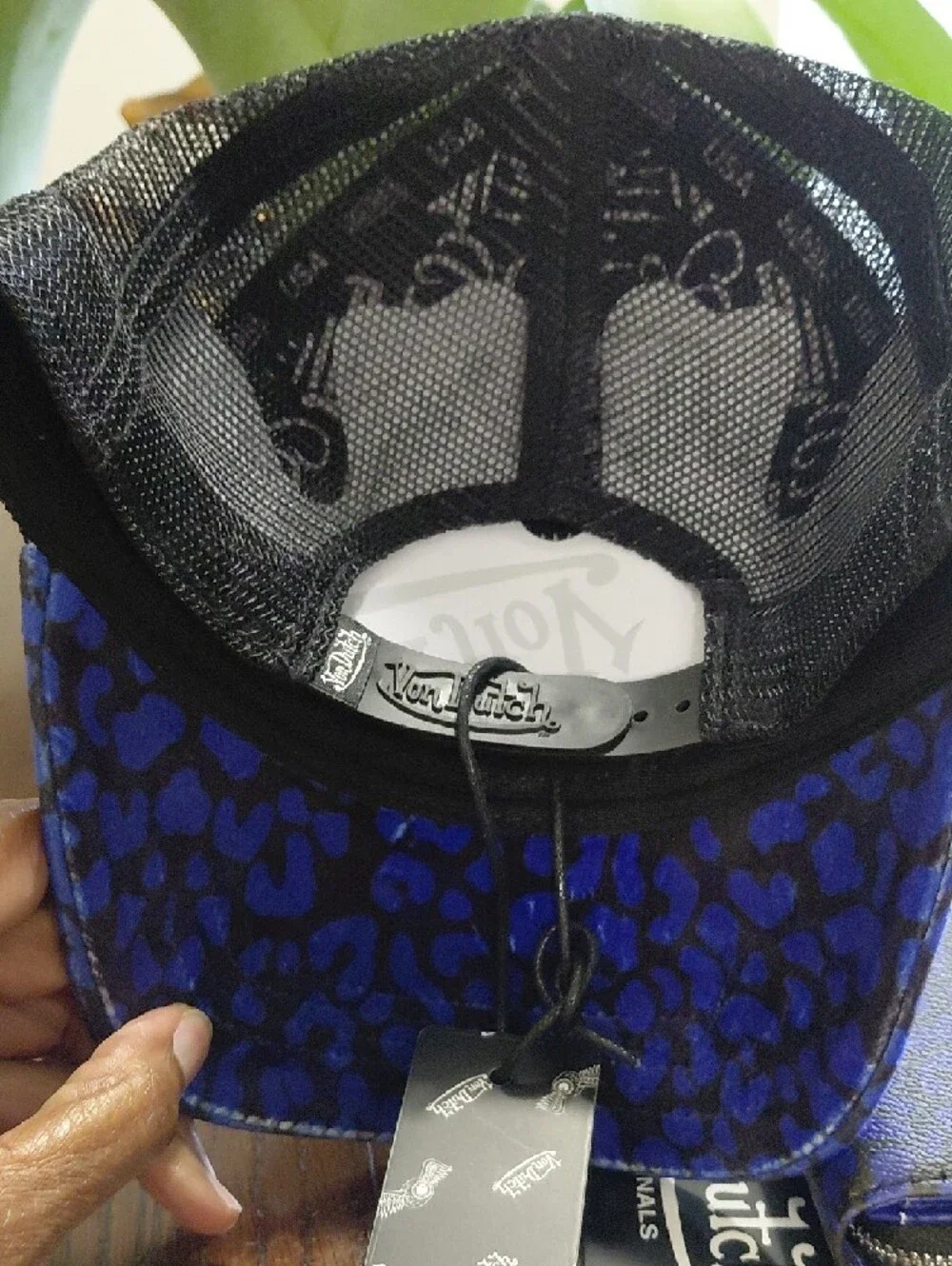 Von Dutch Blue Leopard Print Trucker Hat with Matching Wallet Black